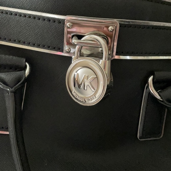 MICHAEL KORS HAMILTON LARGE SAFFIANO TOTE BAG - Picture 4 of 8